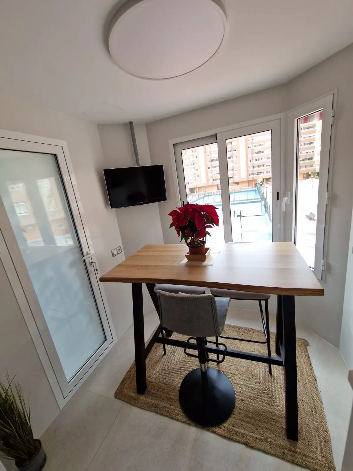 237bd5b1-7eec-40ca-a364-7554bcfd7c97